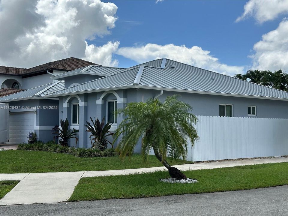 Recently Rented: $4,500 (4 beds, 2 baths, 1900 Square Feet)