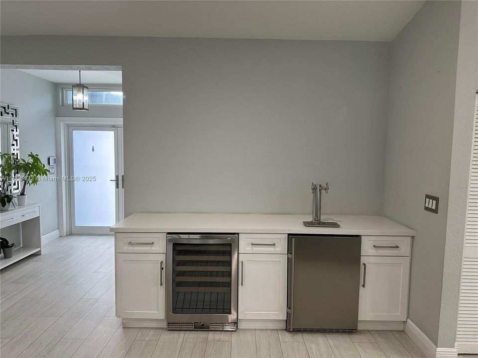 Recently Rented: $4,500 (4 beds, 2 baths, 1900 Square Feet)