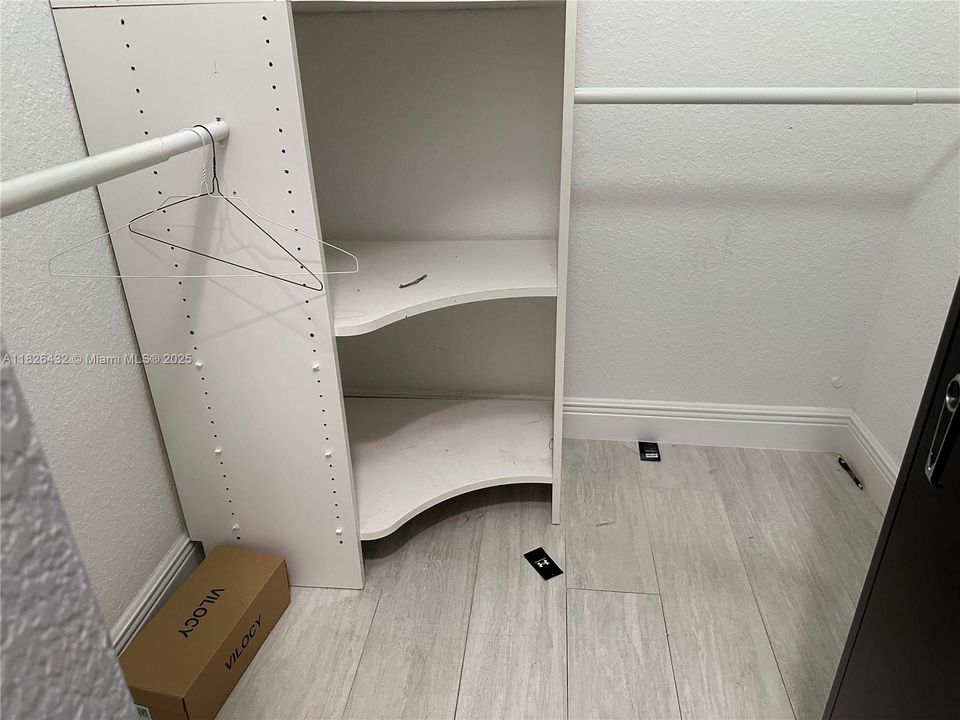 Primary Bedroom Close