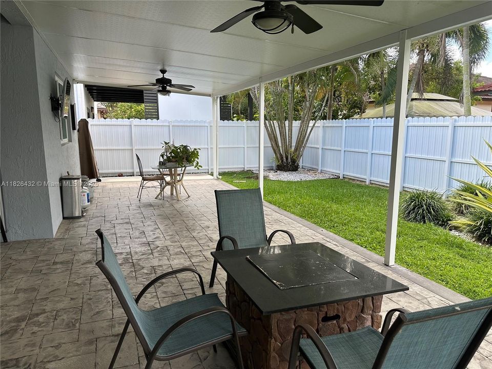 Recently Rented: $4,500 (4 beds, 2 baths, 1900 Square Feet)