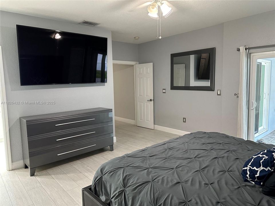 Recently Rented: $4,500 (4 beds, 2 baths, 1900 Square Feet)