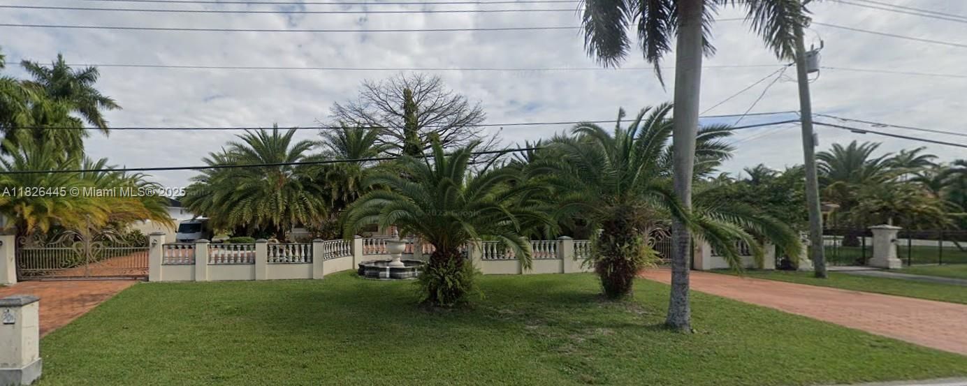 Recently Sold: $1,400,000 (3 beds, 2 baths, 2592 Square Feet)