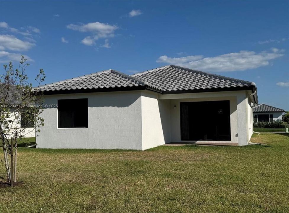 Nice yard with room for pool!