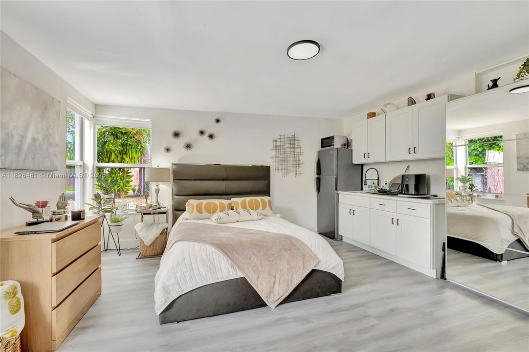 Recently Sold: $515,000 (4 beds, 2 baths, 1209 Square Feet)