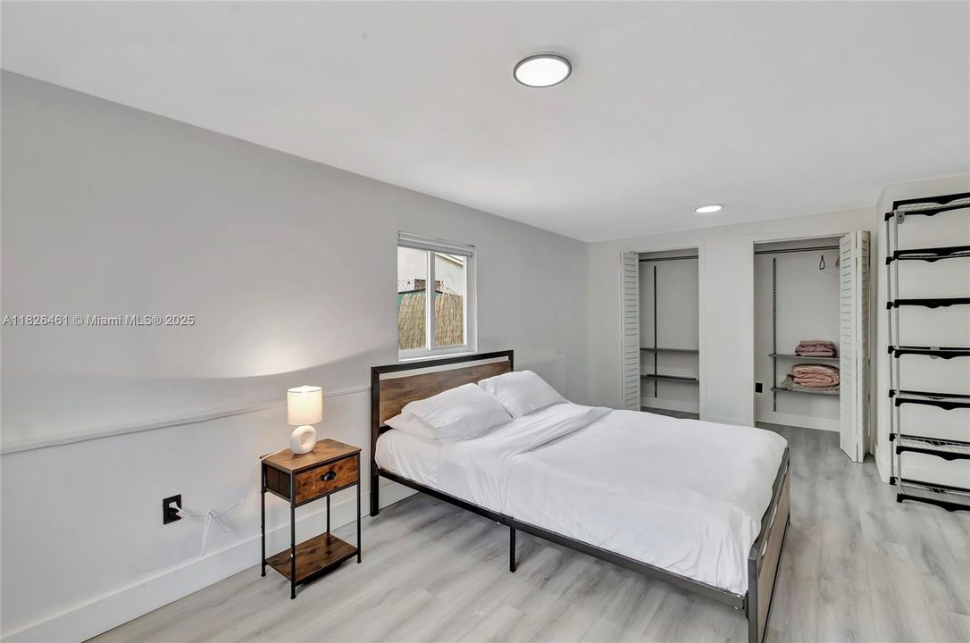 Recently Sold: $515,000 (4 beds, 2 baths, 1209 Square Feet)