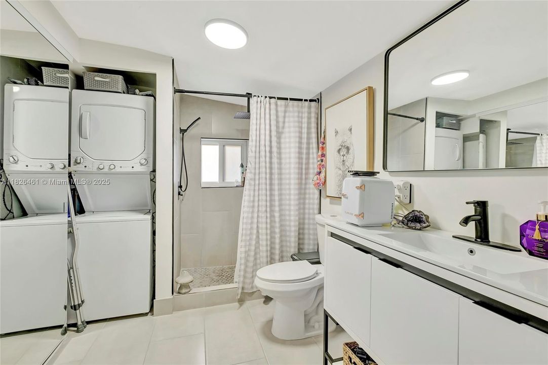 Recently Sold: $515,000 (4 beds, 2 baths, 1209 Square Feet)