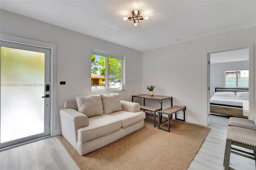 Recently Sold: $515,000 (4 beds, 2 baths, 1209 Square Feet)