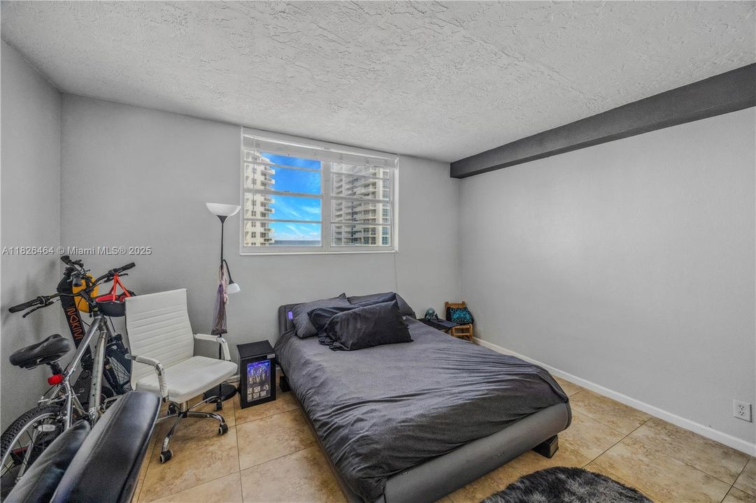 For Sale: $449,900 (2 beds, 2 baths, 1288 Square Feet)