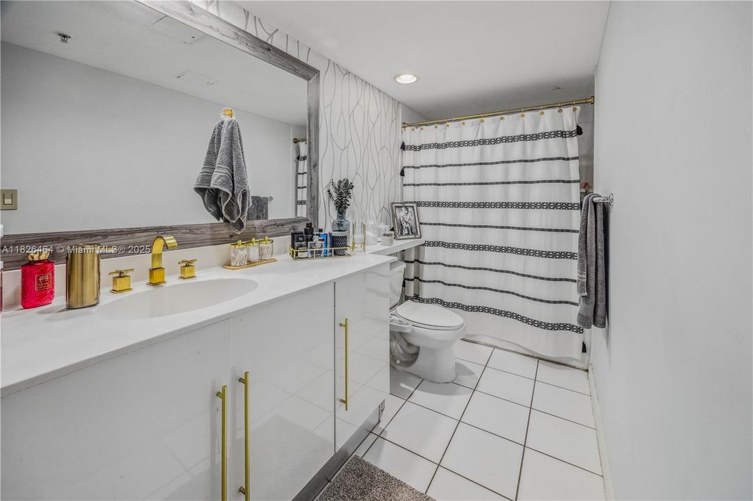 For Sale: $449,900 (2 beds, 2 baths, 1288 Square Feet)