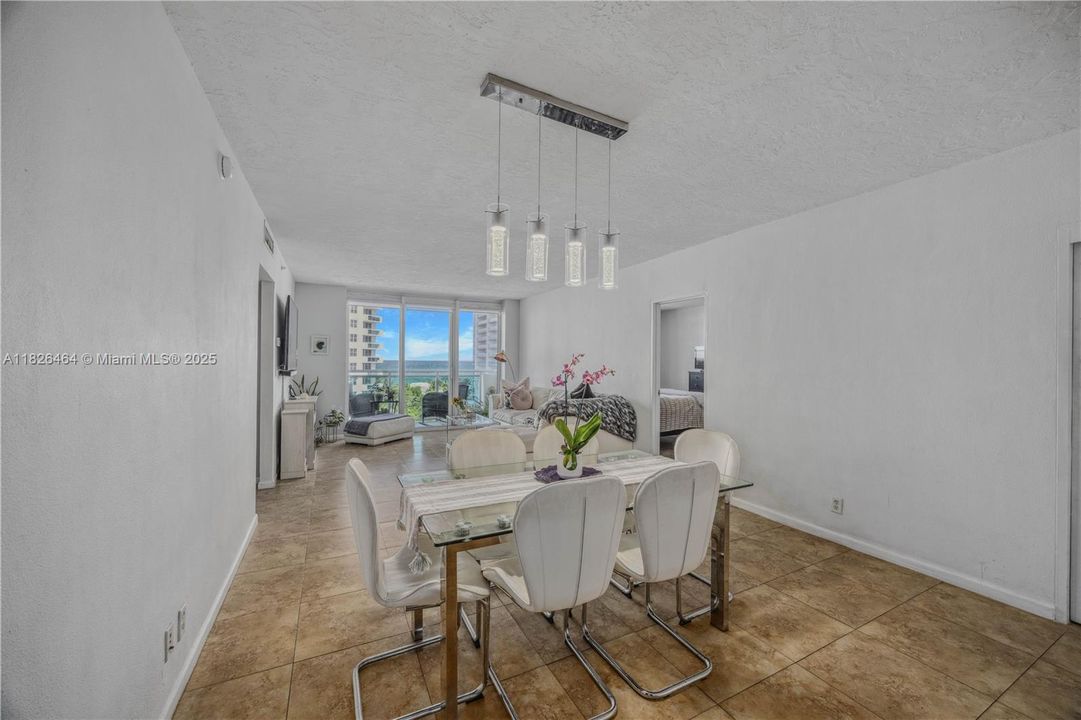 For Sale: $449,900 (2 beds, 2 baths, 1288 Square Feet)