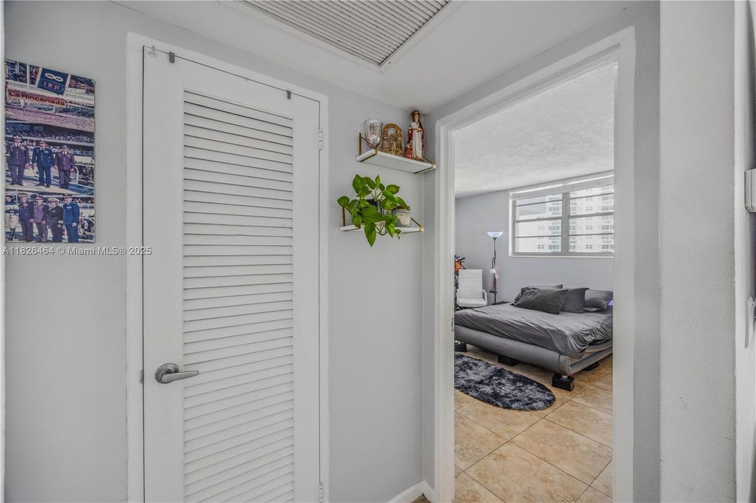 For Sale: $449,900 (2 beds, 2 baths, 1288 Square Feet)
