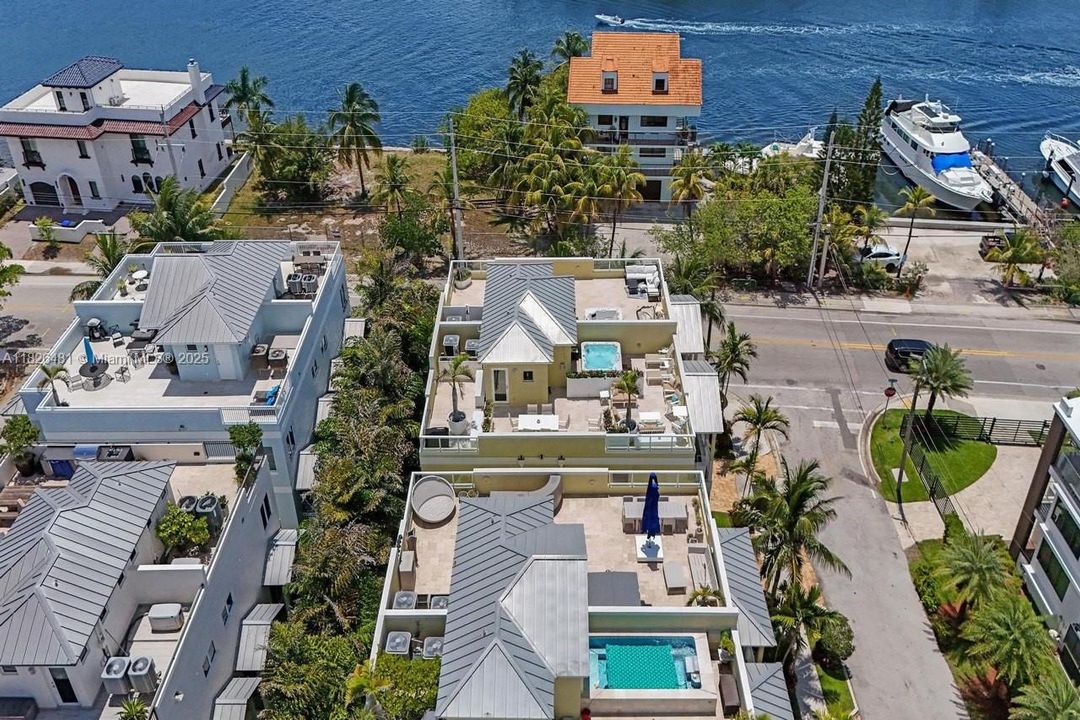 En Venta: $2,390,000 (4 camas, 4 baños, 3228 Pies cuadrados)