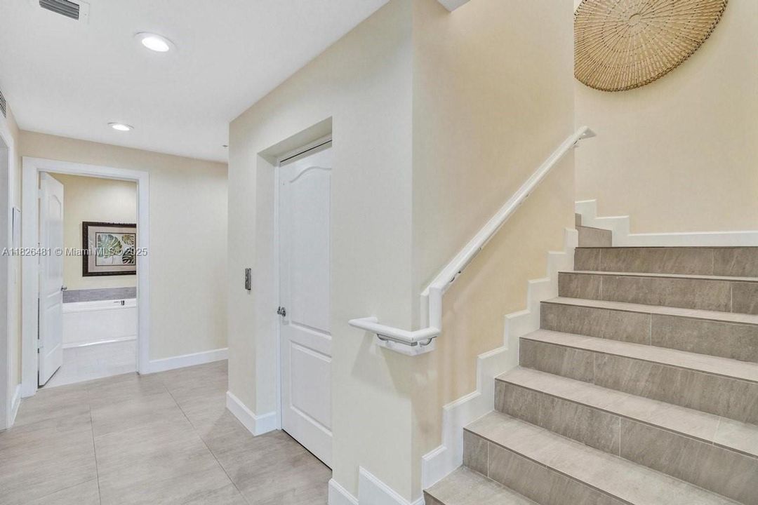 En Venta: $2,390,000 (4 camas, 4 baños, 3228 Pies cuadrados)