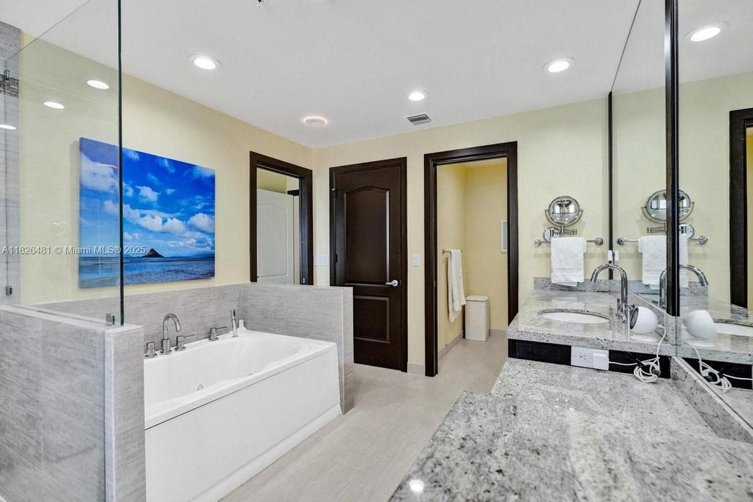 WALK IN MASTER CLOSET