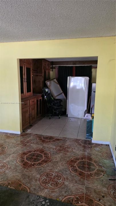 Activo con contrato: $374,900 (3 camas, 2 baños, 1316 Pies cuadrados)