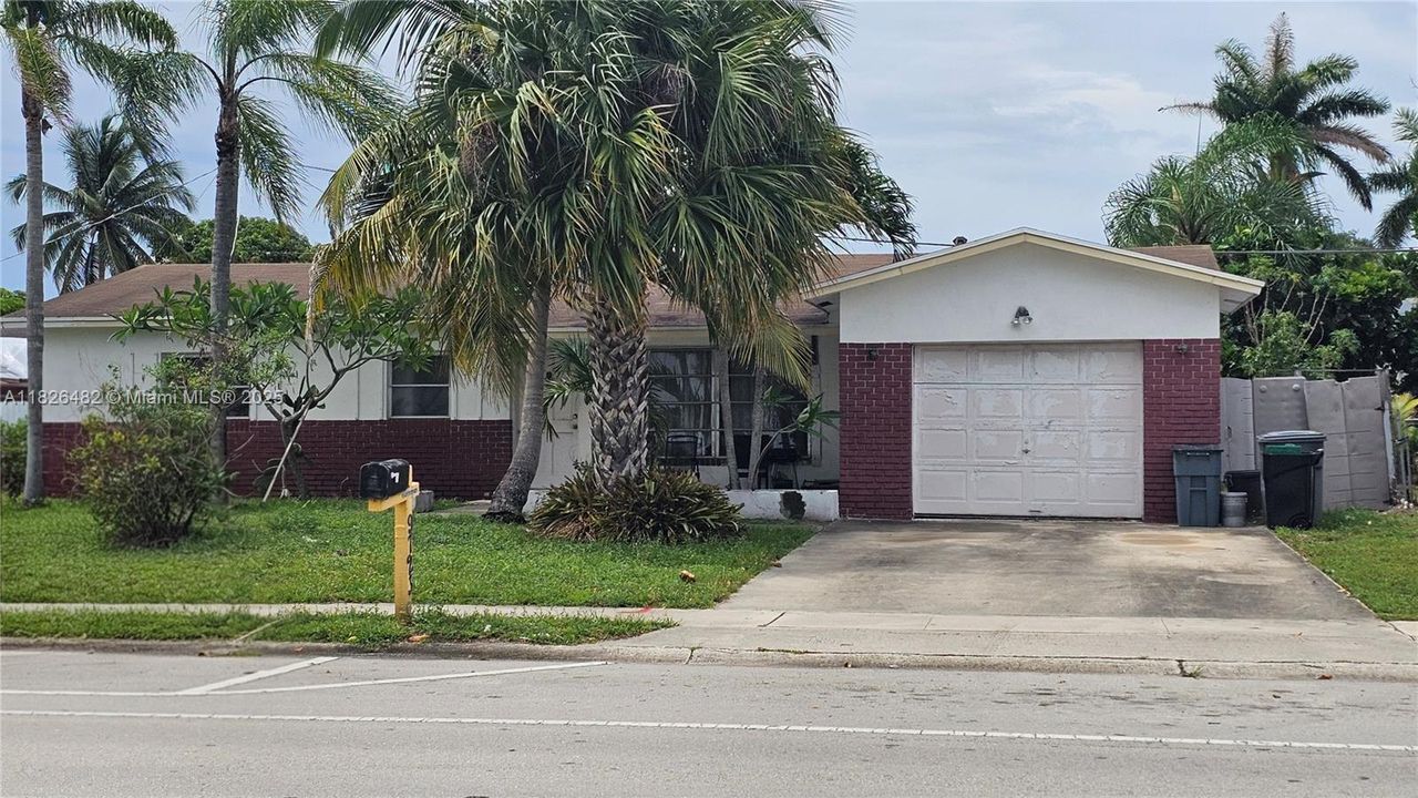 Activo con contrato: $374,900 (3 camas, 2 baños, 1316 Pies cuadrados)