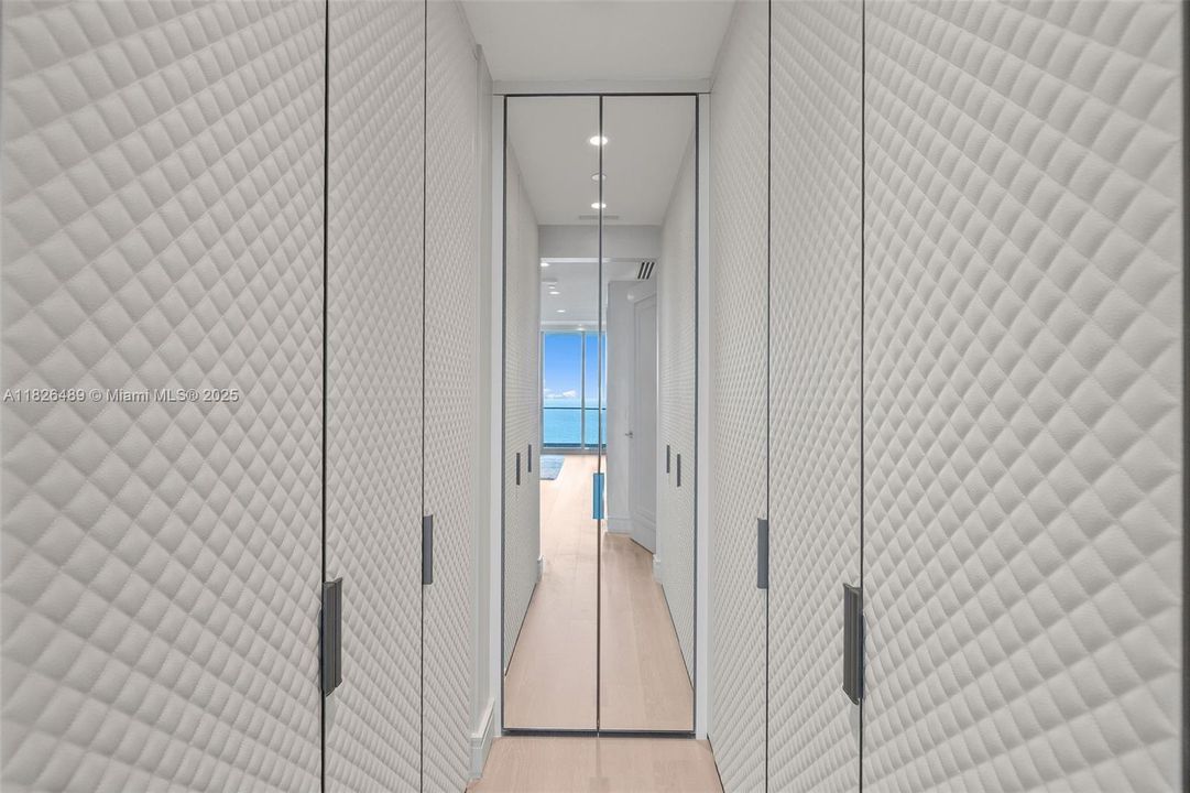 For Sale: $7,999,999 (4 beds, 5 baths, 2987 Square Feet)