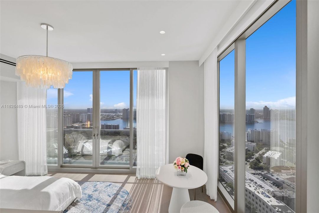 For Sale: $7,999,999 (4 beds, 5 baths, 2987 Square Feet)