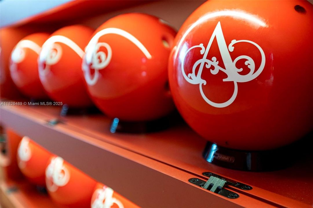 For Sale: $7,999,999 (4 beds, 5 baths, 2987 Square Feet)