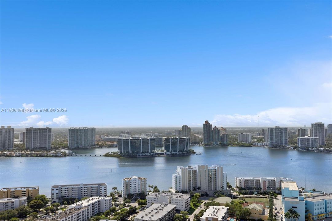 For Sale: $7,999,999 (4 beds, 5 baths, 2987 Square Feet)