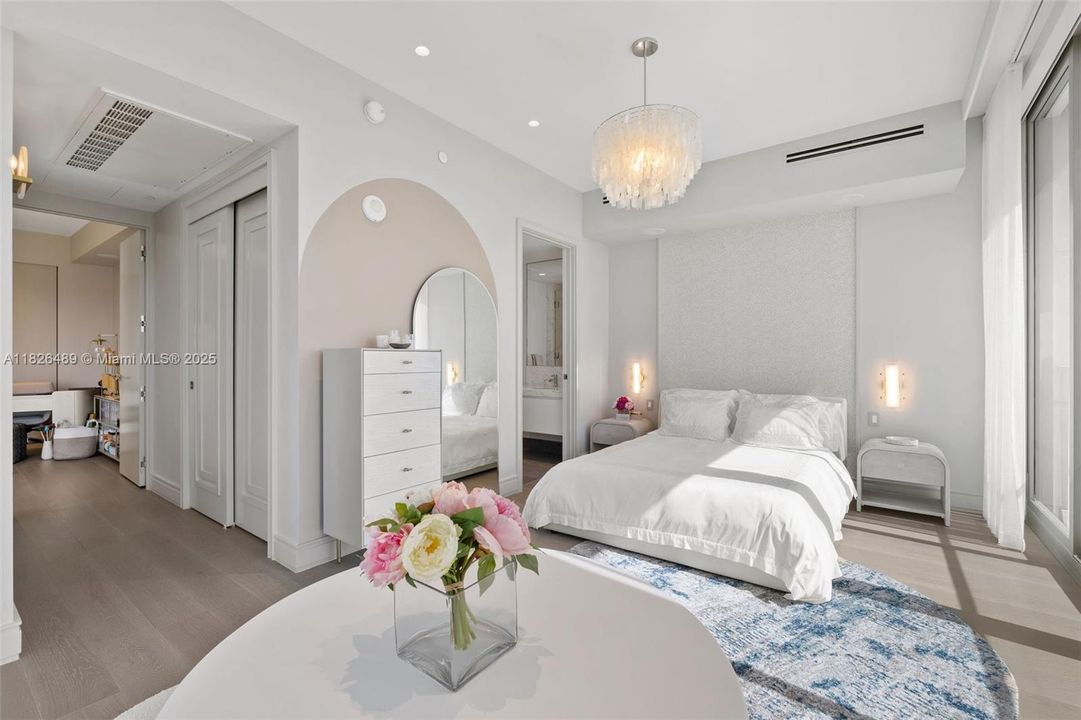 For Sale: $7,999,999 (4 beds, 5 baths, 2987 Square Feet)