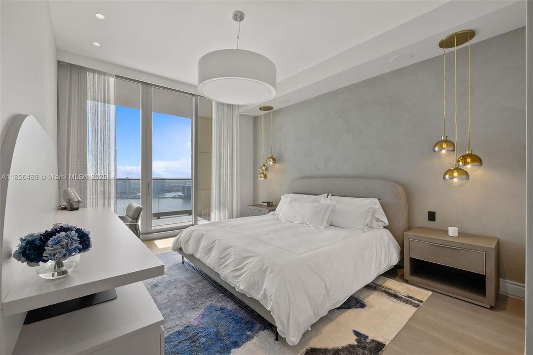 For Sale: $7,999,999 (4 beds, 5 baths, 2987 Square Feet)