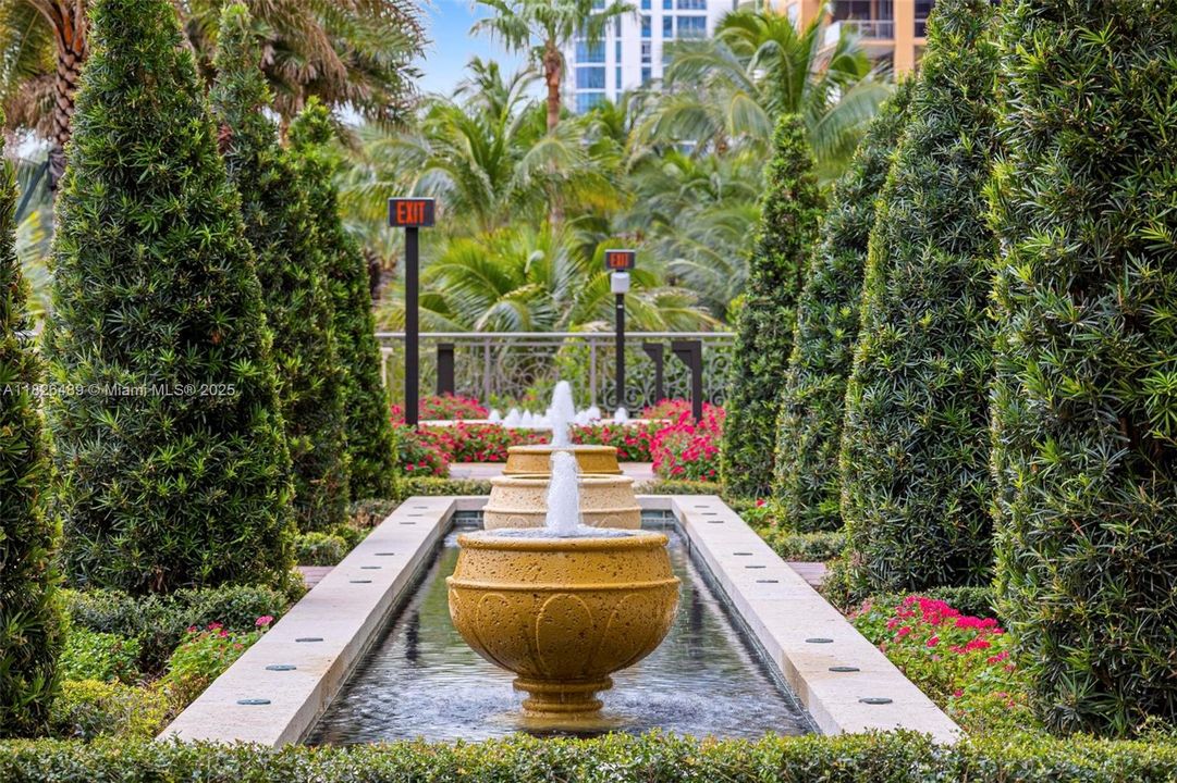 For Sale: $7,999,999 (4 beds, 5 baths, 2987 Square Feet)