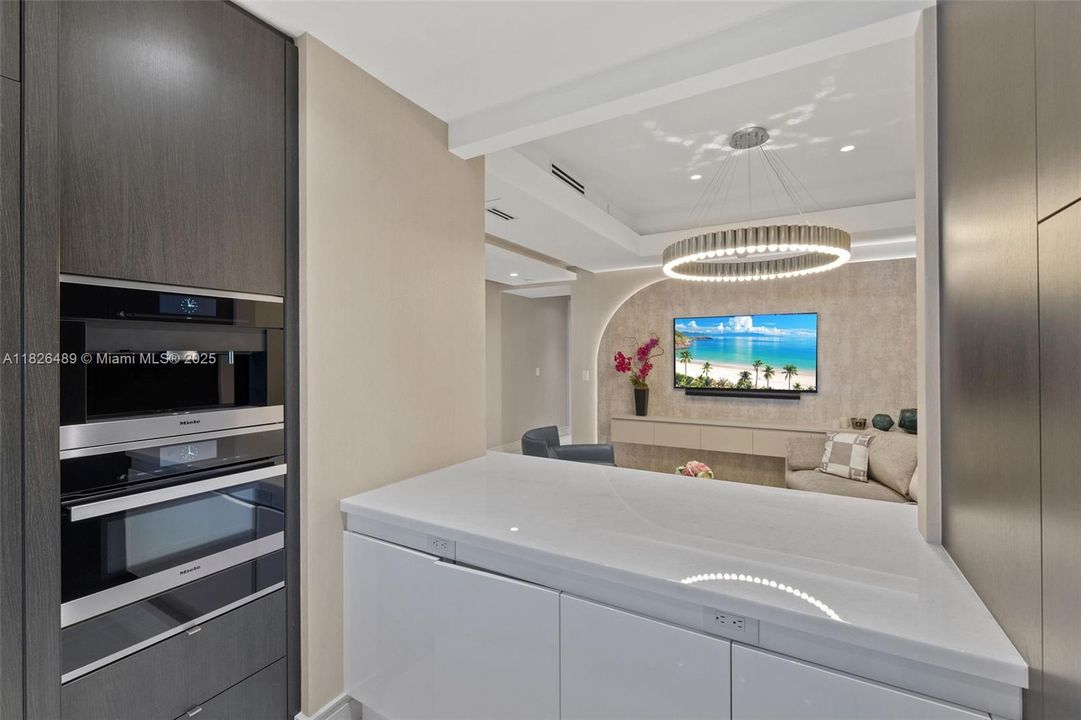 For Sale: $7,999,999 (4 beds, 5 baths, 2987 Square Feet)