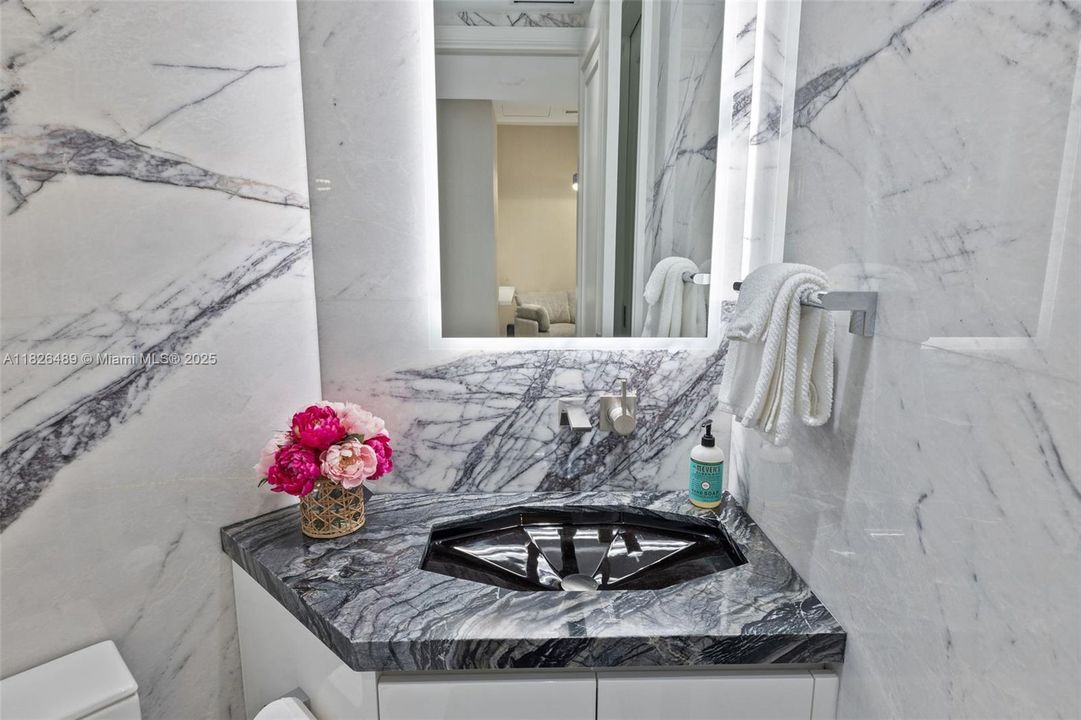 For Sale: $7,999,999 (4 beds, 5 baths, 2987 Square Feet)