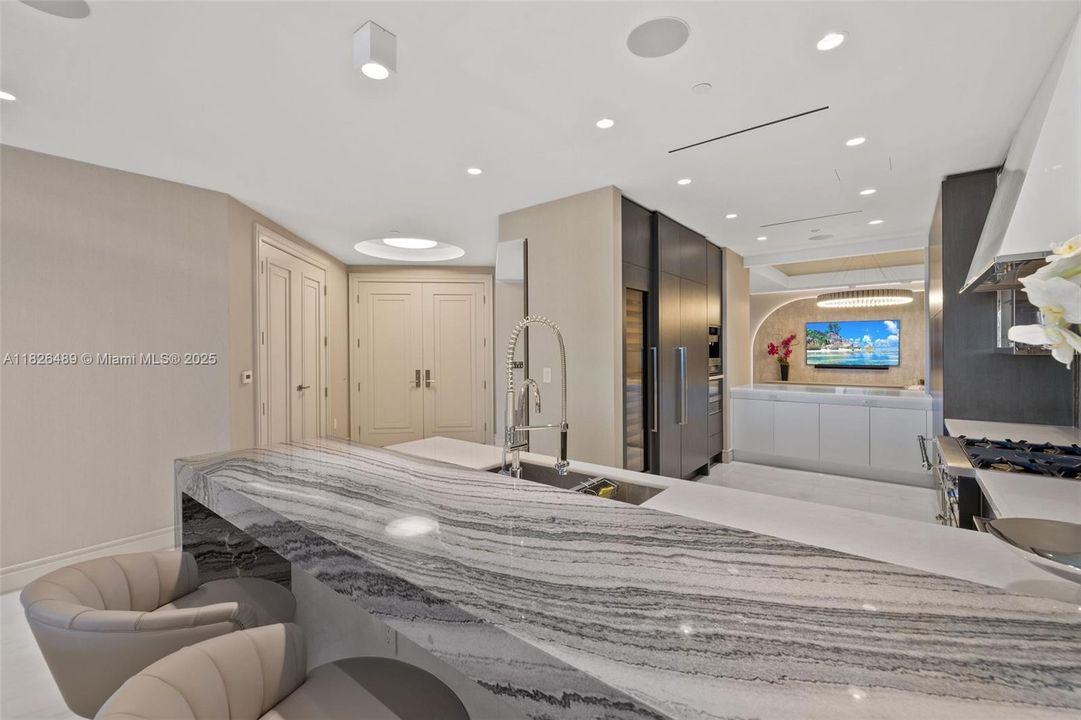 For Sale: $7,999,999 (4 beds, 5 baths, 2987 Square Feet)