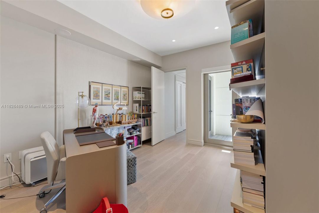 For Sale: $7,999,999 (4 beds, 5 baths, 2987 Square Feet)