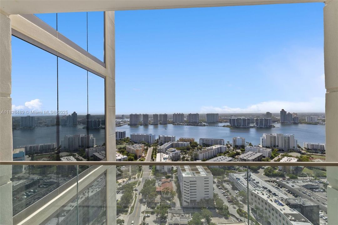 For Sale: $7,999,999 (4 beds, 5 baths, 2987 Square Feet)