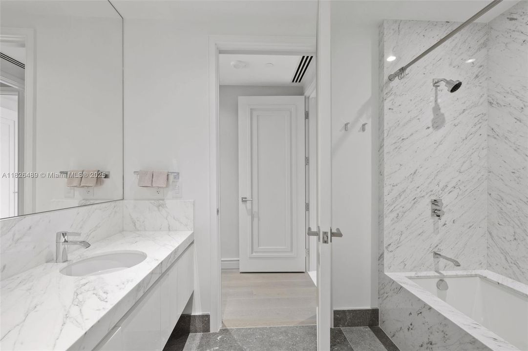 For Sale: $7,999,999 (4 beds, 5 baths, 2987 Square Feet)