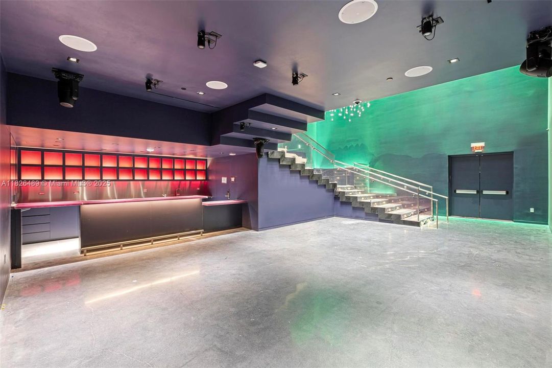 For Sale: $7,999,999 (4 beds, 5 baths, 2987 Square Feet)