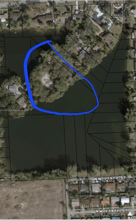 待售: $2,700,000 (4.05 acres)