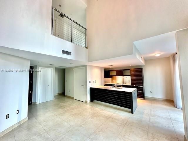 For Sale: $770,000 (1 beds, 1 baths, 938 Square Feet)