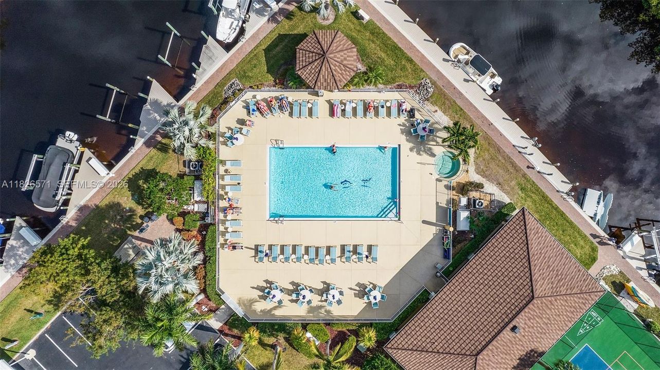 For Sale: $359,900 (3 beds, 2 baths, 1330 Square Feet)