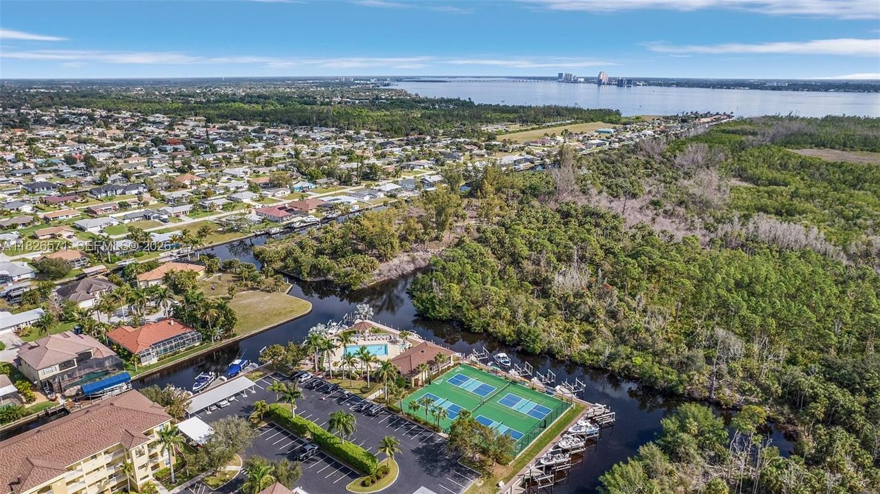 For Sale: $359,900 (3 beds, 2 baths, 1330 Square Feet)