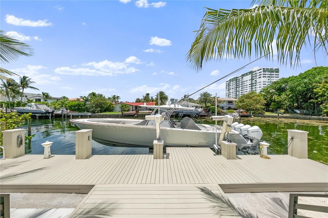 Vendido Recientemente: $2,590,000 (4 camas, 4 baños, 2856 Pies cuadrados)