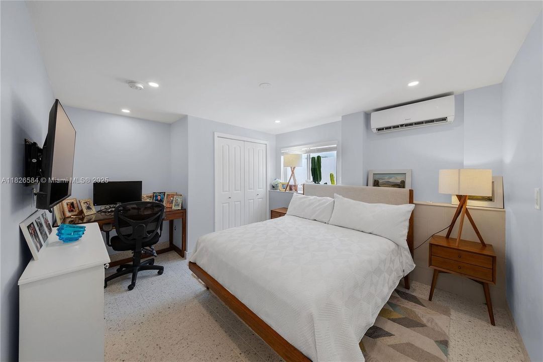 Vendido Recientemente: $2,590,000 (4 camas, 4 baños, 2856 Pies cuadrados)