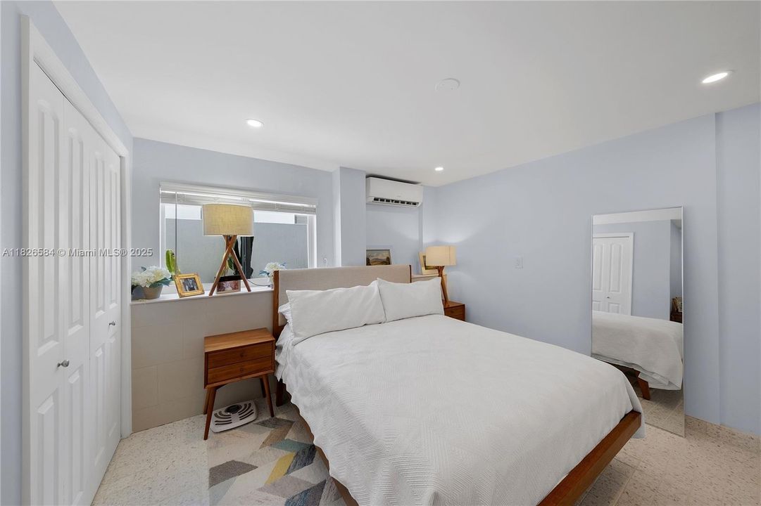 Vendido Recientemente: $2,590,000 (4 camas, 4 baños, 2856 Pies cuadrados)