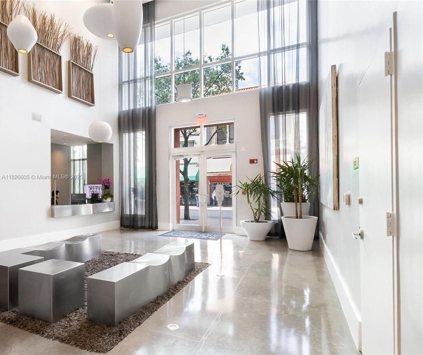 For Sale: $322,950 (1 beds, 1 baths, 651 Square Feet)