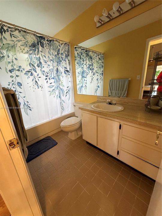 Active With Contract: $1,500 (1 beds, 1 baths, 1734 Square Feet)