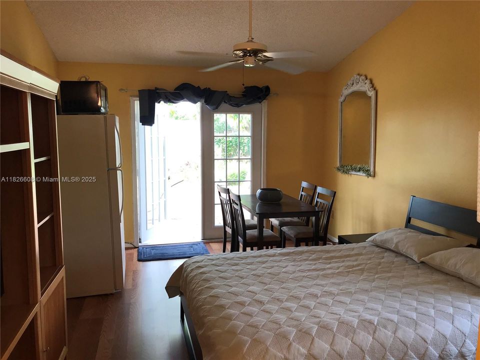 Active With Contract: $1,500 (1 beds, 1 baths, 1734 Square Feet)