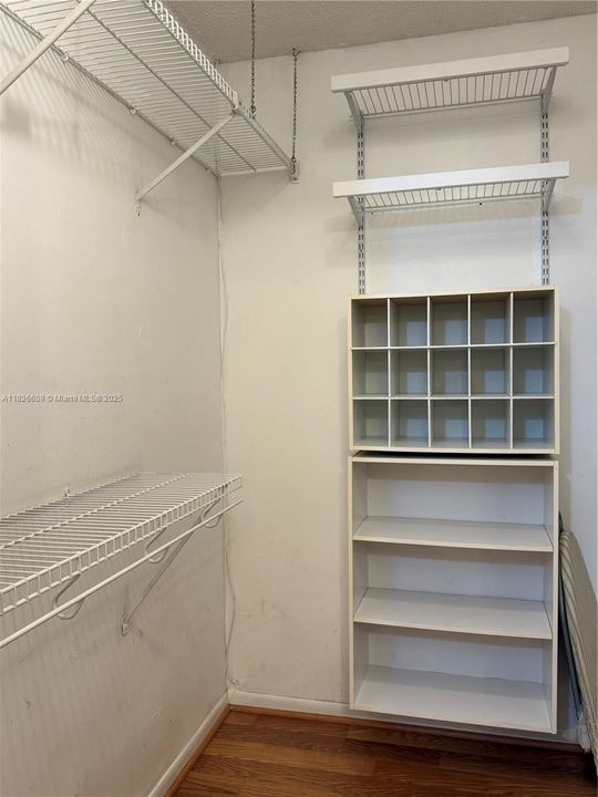 Active With Contract: $1,500 (1 beds, 1 baths, 1734 Square Feet)