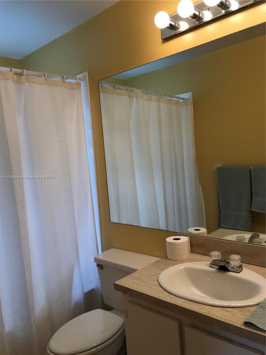 Active With Contract: $1,500 (1 beds, 1 baths, 1734 Square Feet)