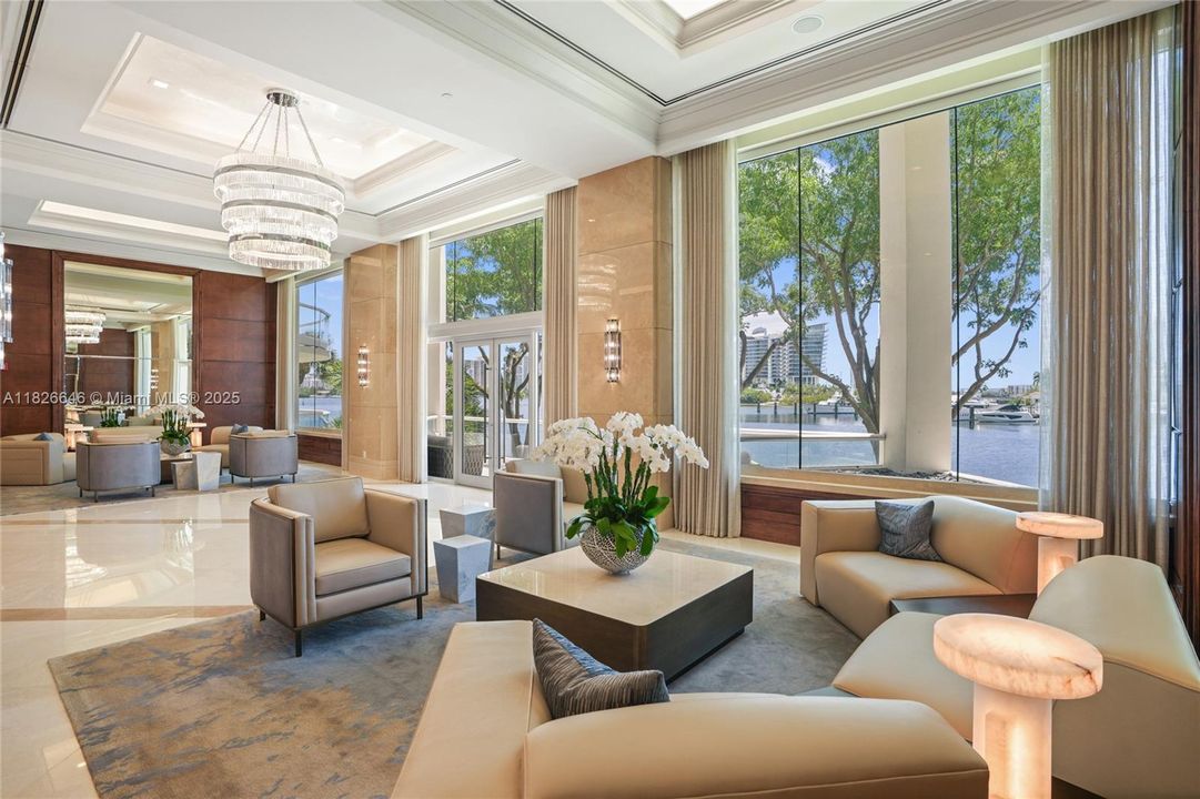 Под контрактом: $1,500,000 (2 спален, 2 ванн, 2730 Квадратных фут)