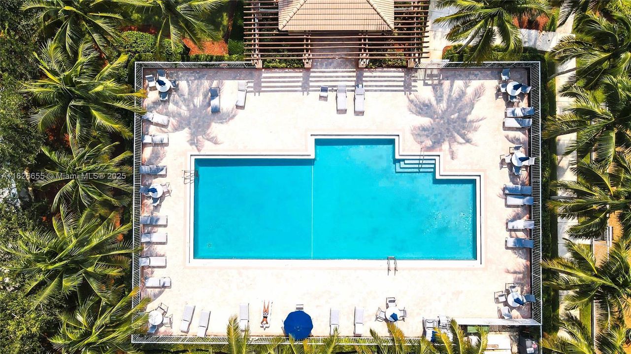 Под контрактом: $630,000 (4 спален, 2 ванн, 1790 Квадратных фут)