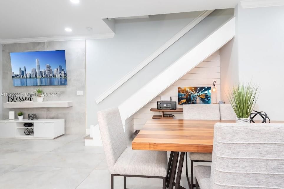 Под контрактом: $630,000 (4 спален, 2 ванн, 1790 Квадратных фут)