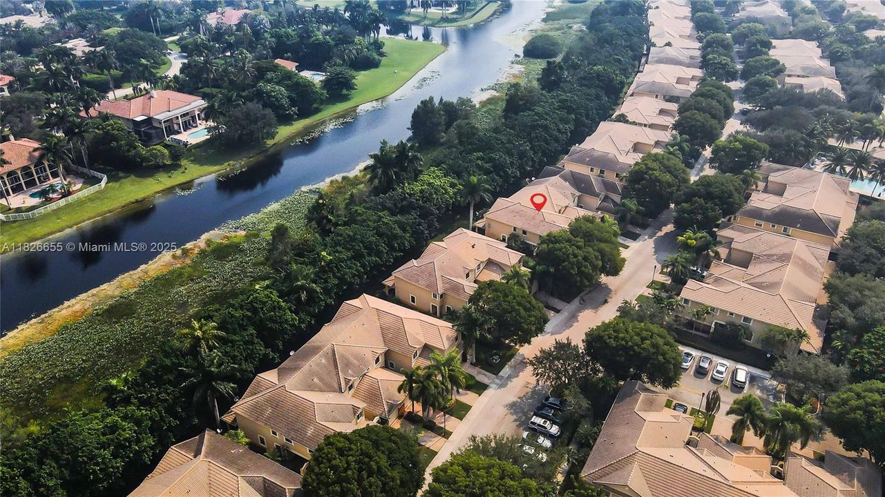 Под контрактом: $630,000 (4 спален, 2 ванн, 1790 Квадратных фут)